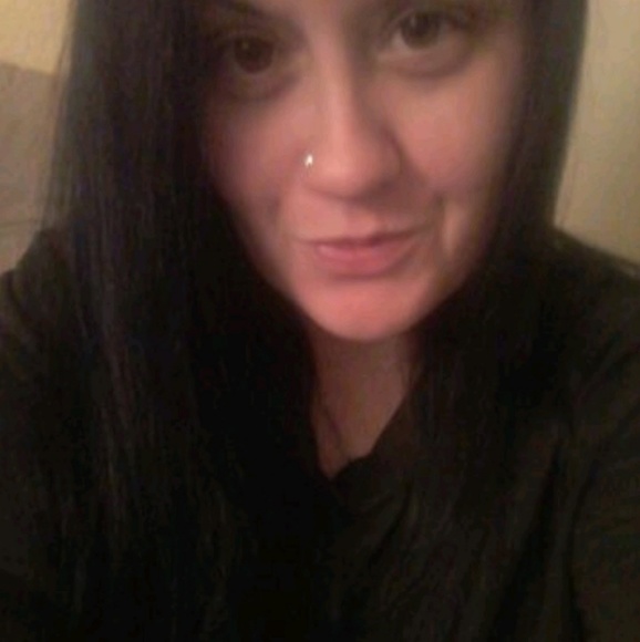 Meet your Posher, Kim - Picture 5 of 7